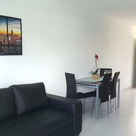 Canarian Havaii En Faluas * بلايا ديل إنغلز